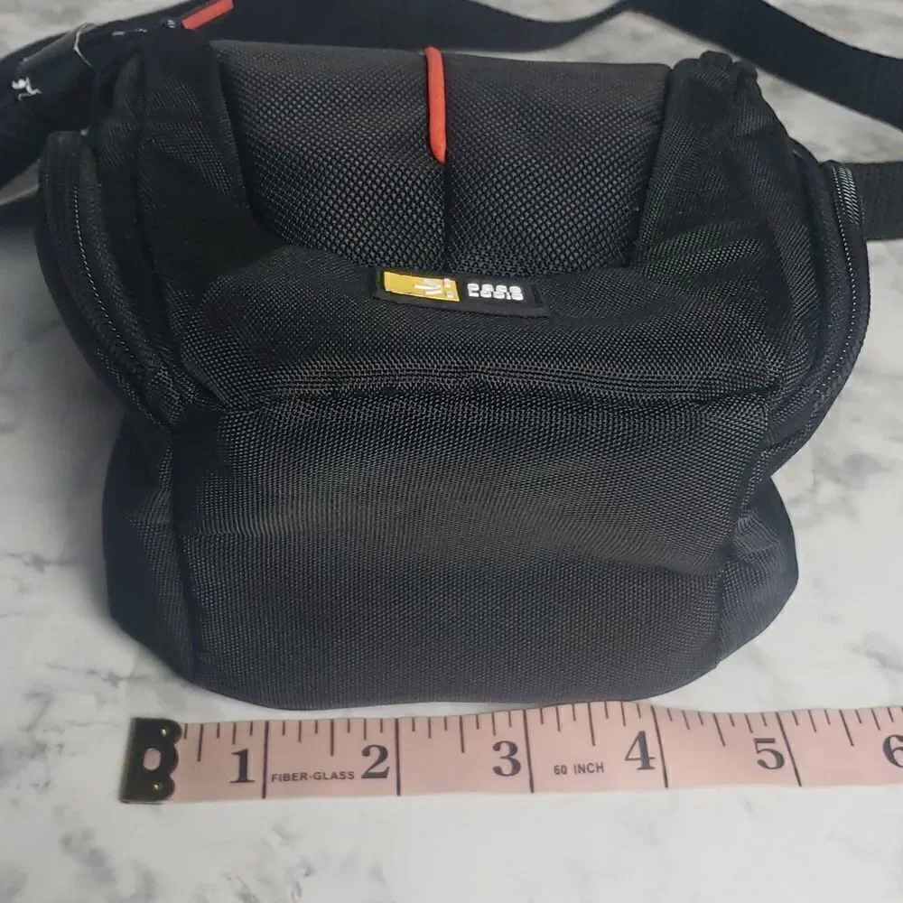 NWT Camera Case by Case Logic‎